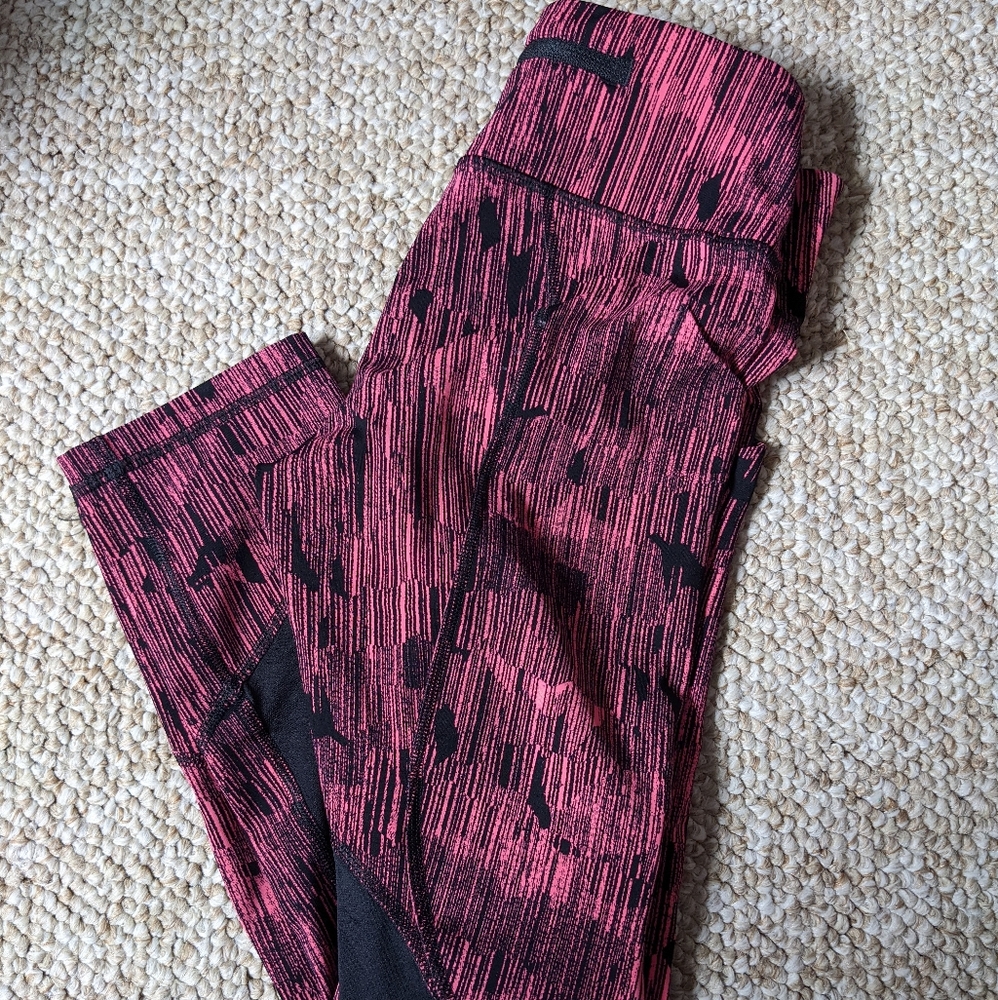 Lululemon pace rival crop